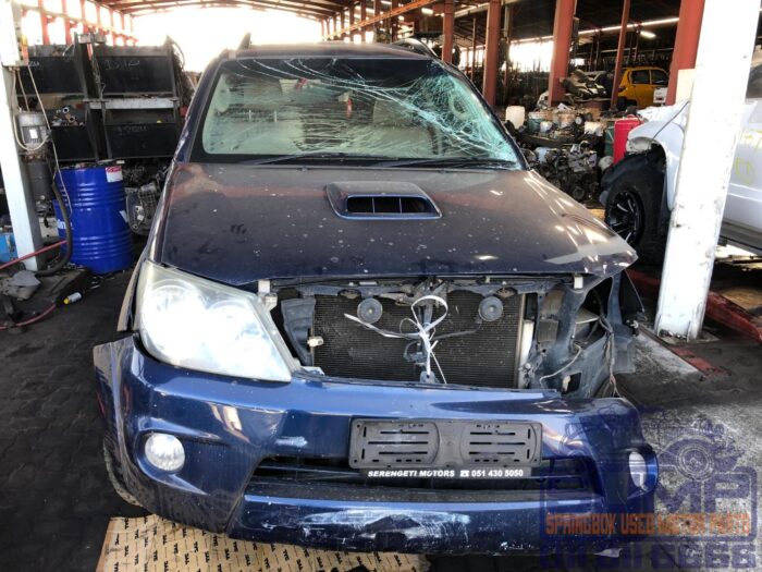 TOYOTA , FORTUNER 3 . 0 D - 4 D RAISED BODY , BLUE , 2006 ( 30188 )