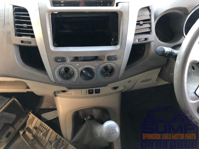 TOYOTA , FORTUNER 3 . 0 D - 4 D RAISED BODY , BLUE , 2006 ( 30188 ) - Image 11