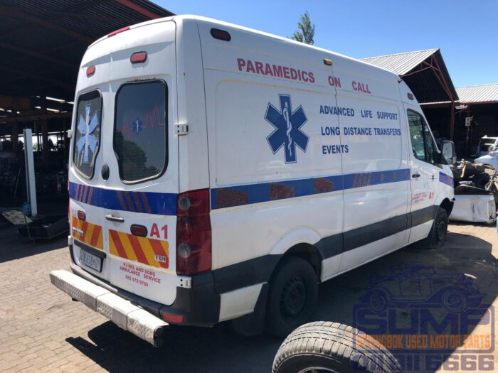 VOLKSWAGEN , CRAFTER 35 120 F / C P / V ( AMBULANCE ) , WHITE , 2007 ( 30201 ) - Image 4