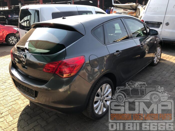 OPEL , ASTRA 1 . 4 T ENJOY 5 DR , GRAY , 2012 ( 30738 ) - Image 4