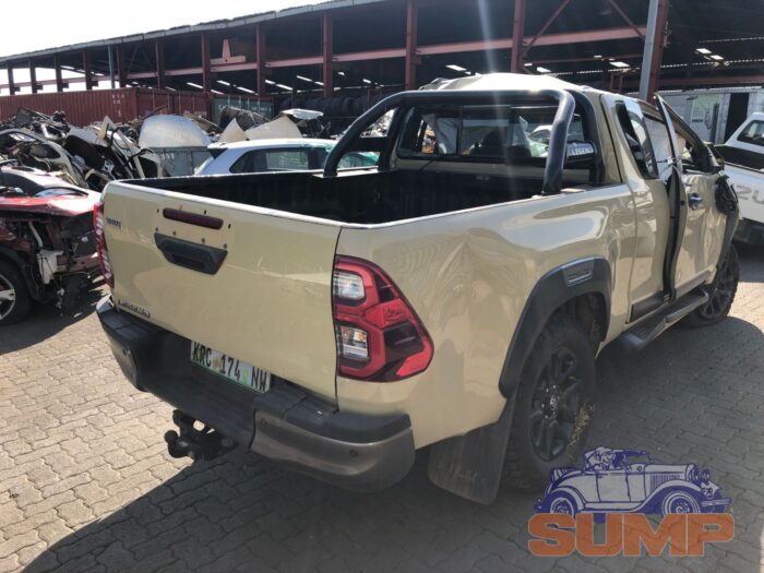 TOYOTA , HILUX 2 . 8 GD - 6 RB LEGEND A / T E / CAB , BEIGE , 2021 ( 29719 ) - Image 4
