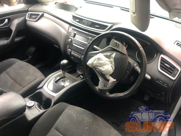 NISSAN , X - TRAIL 2 . 5 SE 4 X 4 CVT , SILVER , 2016 ( 29707 ) - Image 9