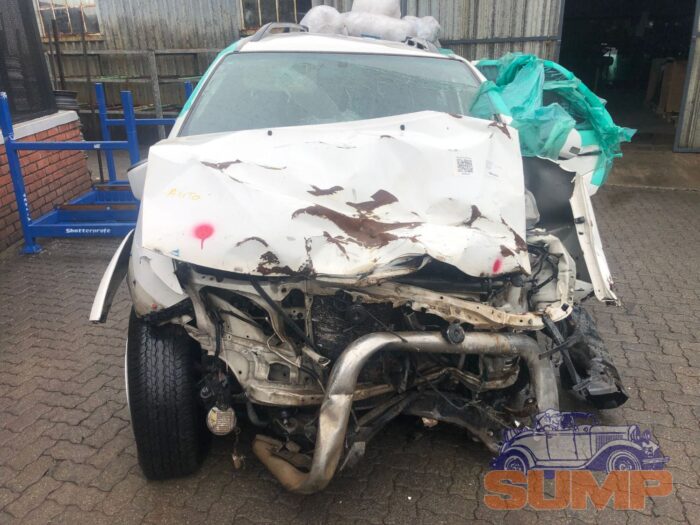 TOYOTA , FORTUNER 4 . 0 V 6 A / T , WHITE , 2011 ( 29691 )