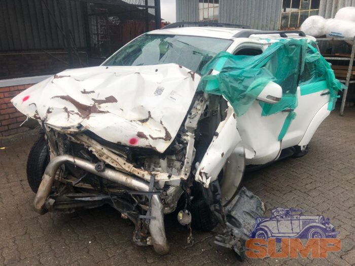 TOYOTA , FORTUNER 4 . 0 V 6 A / T , WHITE , 2011 ( 29691 ) - Image 8
