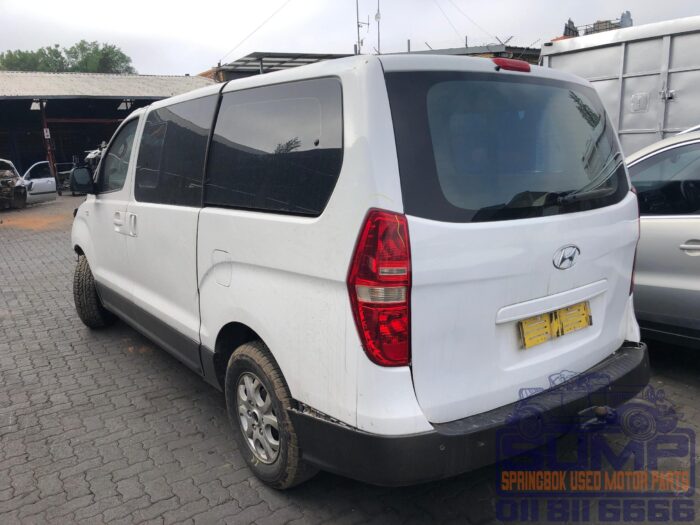 HYUNDAI , H - 1 GLS 2 . 4 CVVT / 2 . 4 EXECUTIVE , WHITE , 2010 ( 30221 ) - Image 6