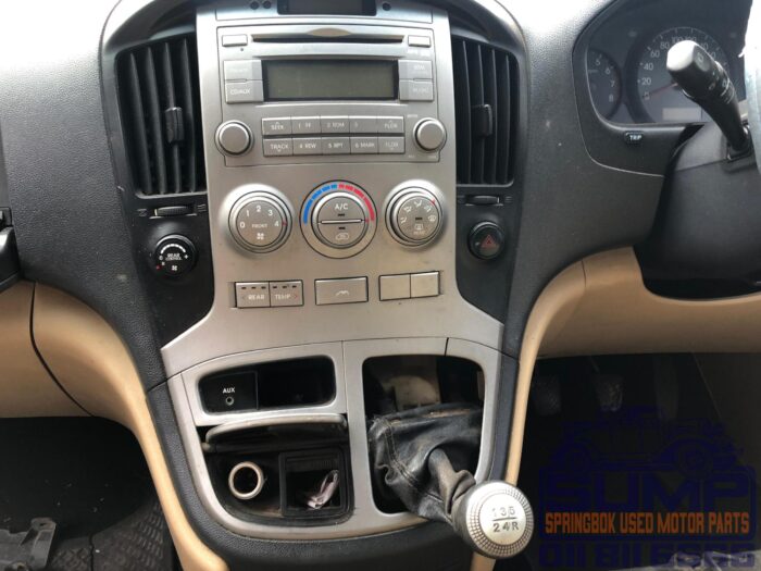 HYUNDAI , H - 1 GLS 2 . 4 CVVT / 2 . 4 EXECUTIVE , WHITE , 2010 ( 30221 ) - Image 11
