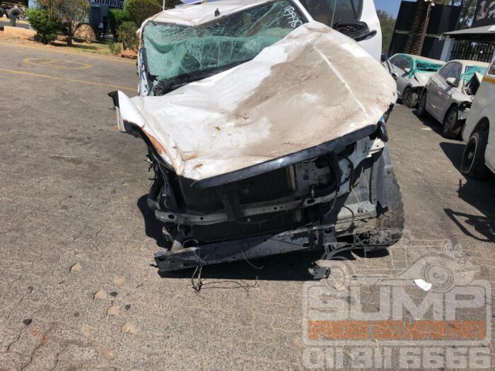 TOYOTA , HILUX 2 . 8 GD - 6 RAIDER 4 X 4 A / T P / U D / C , WHITE ( 30813 )