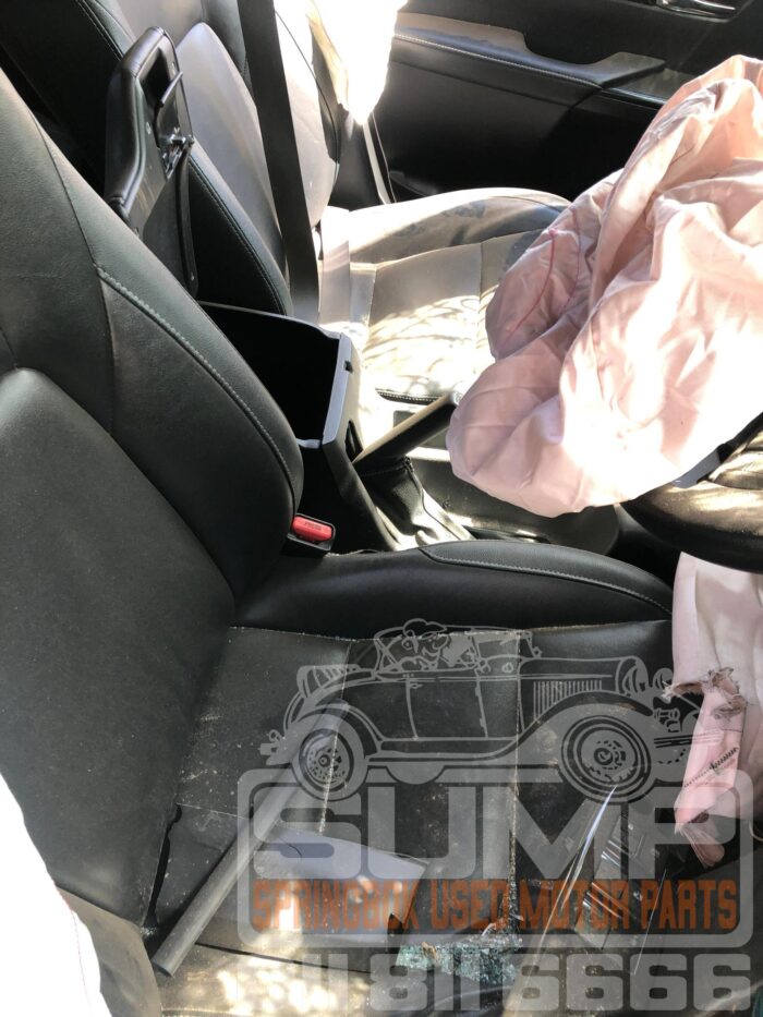 TOYOTA , HILUX 2 . 8 GD - 6 RAIDER 4 X 4 A / T P / U D / C , WHITE ( 30813 ) - Image 7