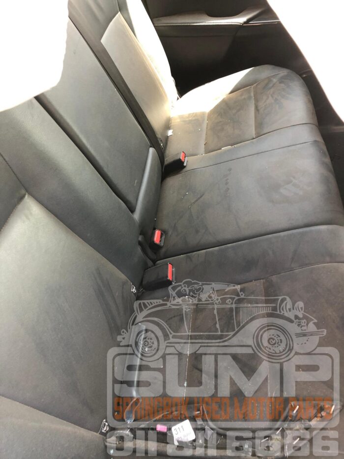 TOYOTA , HILUX 2 . 8 GD - 6 RAIDER 4 X 4 A / T P / U D / C , WHITE ( 30813 ) - Image 6