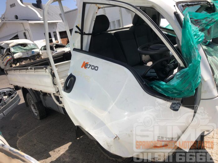KIA , K 2700 WORKHORSE P / U S / C , WHITE ( 30842 ) - Image 4
