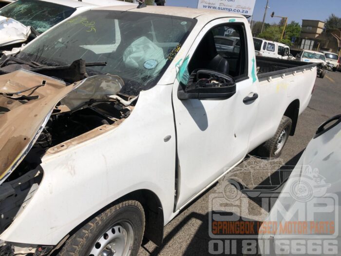 TOYOTA , HILUX 2 . 4 GD S A / C P / U S / C , WHITE ( 30815 ) - Image 3