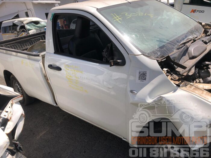 TOYOTA , HILUX 2 . 4 GD S A / C P / U S / C , WHITE ( 30815 ) - Image 4