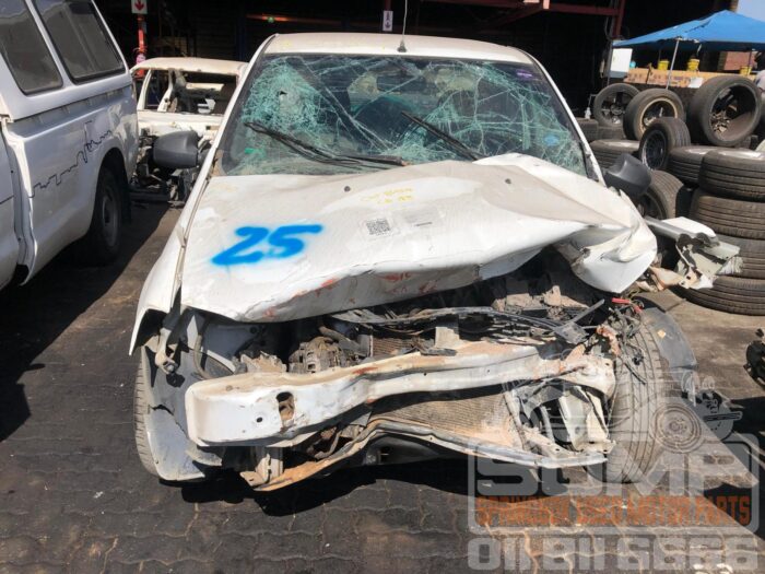 NISSAN , NP 200 1 . 06 P / U S / C , WHITE ( 30801 )