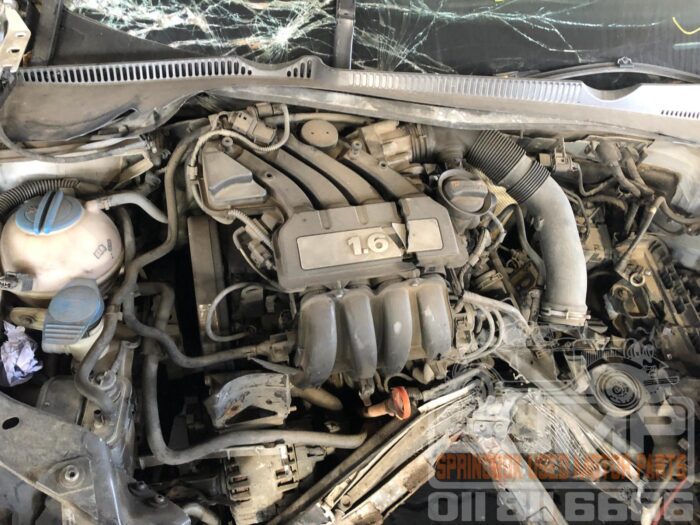VOLKSWAGEN , GOLF VI 1 . 6 i TRENDLINE , SILVER ( 30779 ) - Image 9