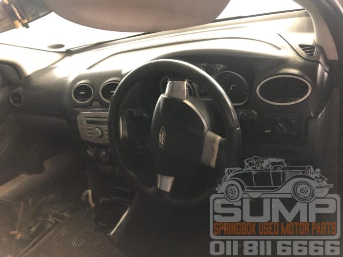 FORD , FOCUS 1 . 8 Si 5 DR , SILVER ( 30802 ) - Image 5
