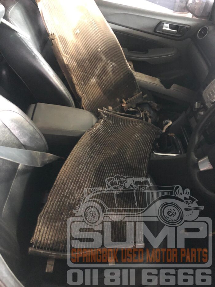 FORD , FOCUS 1 . 8 Si 5 DR , SILVER ( 30802 ) - Image 6