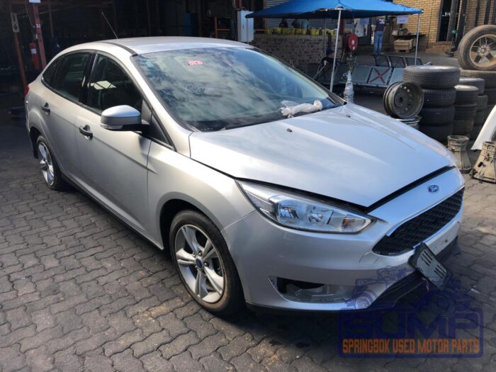 FORD , FOCUS 1 . 0 ECOBOOST AMBIENTE , SILVER , 2015 ( 29740 ) - Image 2
