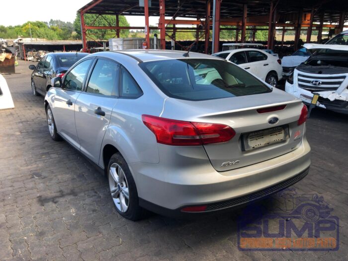 FORD , FOCUS 1 . 0 ECOBOOST AMBIENTE , SILVER , 2015 ( 29740 ) - Image 6
