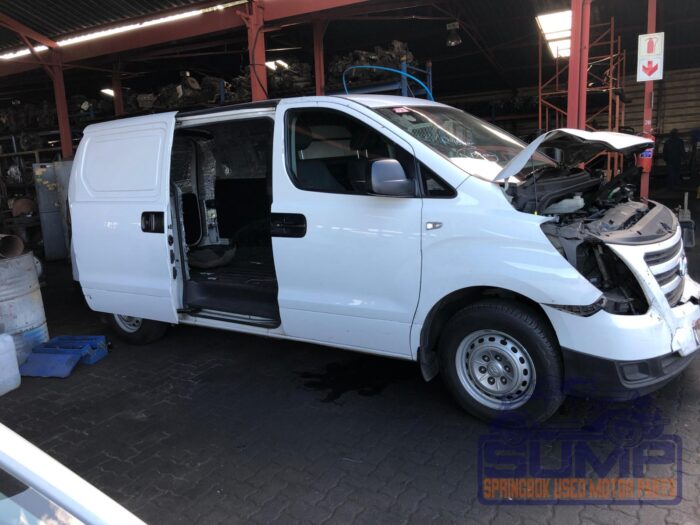 HYUNDAI , H - 1 2 . 5 CR Di A / C F / C P / V A / T , WHITE , 2016 ( 29745 ) - Image 3