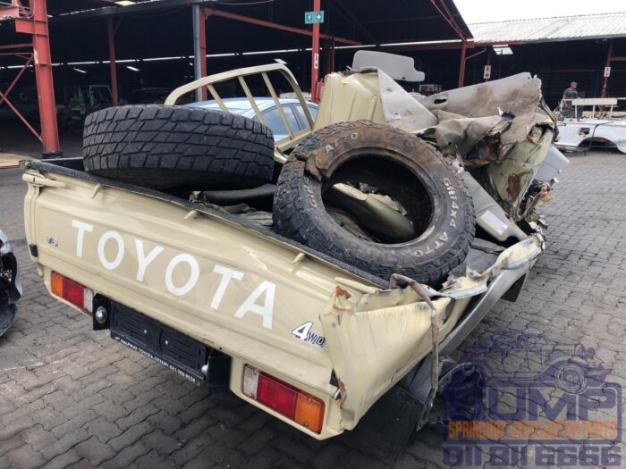 TOYOTA , LAND CRUISER 79 4 . 0 P P / U S / C , BROWN , 2022 ( 30247 ) - Image 4