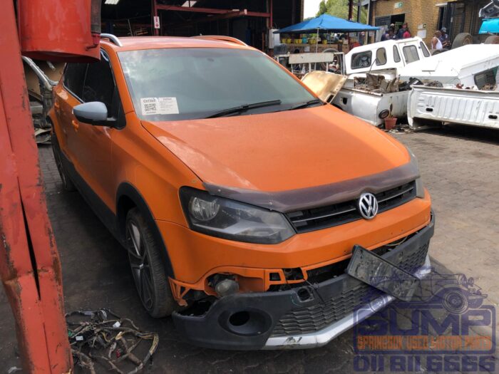 VOLKSWAGEN , POLO 1 . 6 CROSS 5 DR , ORANGE , 2012 ( 30243 ) - Image 2