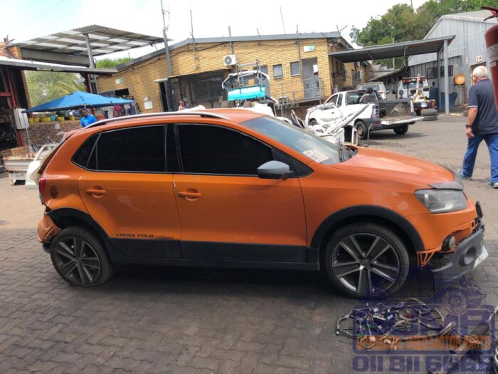 VOLKSWAGEN , POLO 1 . 6 CROSS 5 DR , ORANGE , 2012 ( 30243 ) - Image 3