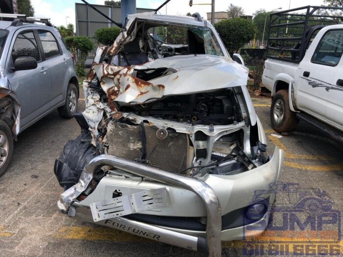 TOYOTA , FORTUNER 2 . 5 D - 4 D RB , SILVER , 2013 ( 30248 )