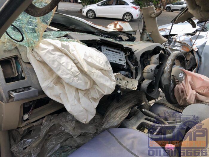 TOYOTA , FORTUNER 2 . 5 D - 4 D RB , SILVER , 2013 ( 30248 ) - Image 9