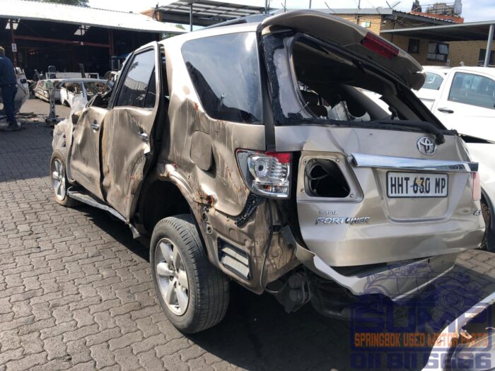 TOYOTA , FORTUNER 3 . 0 D - 4 D 4 X 4 , GOLD , 2007 ( 30253 ) - Image 6