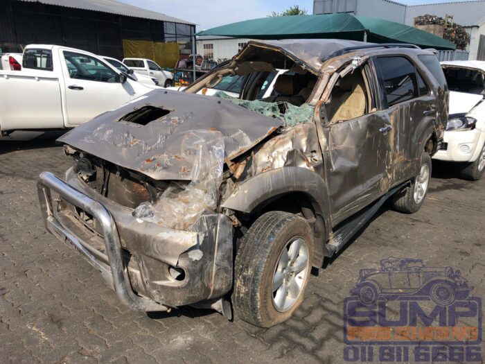 TOYOTA , FORTUNER 3 . 0 D - 4 D 4 X 4 , GOLD , 2007 ( 30253 ) - Image 8