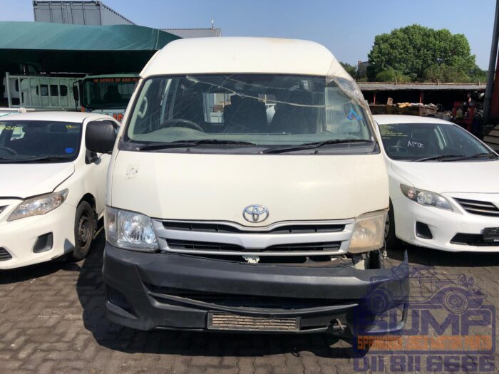 TOYOTA , QUANTUM 2 . 5 D - 4 D F / C P / V , WHITE , 2018 ( 30258 )