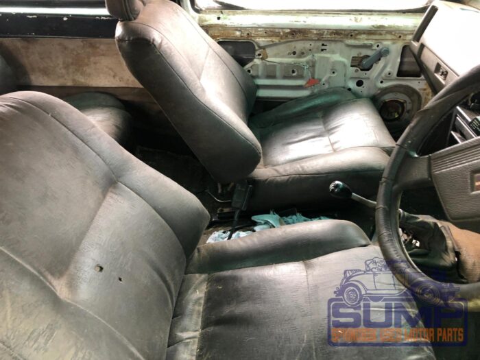 NISSAN , 1 TONNER 3 . 0 V 6 D / C 2 X 4 , WHITE , 1997 ( 29780 ) - Image 9