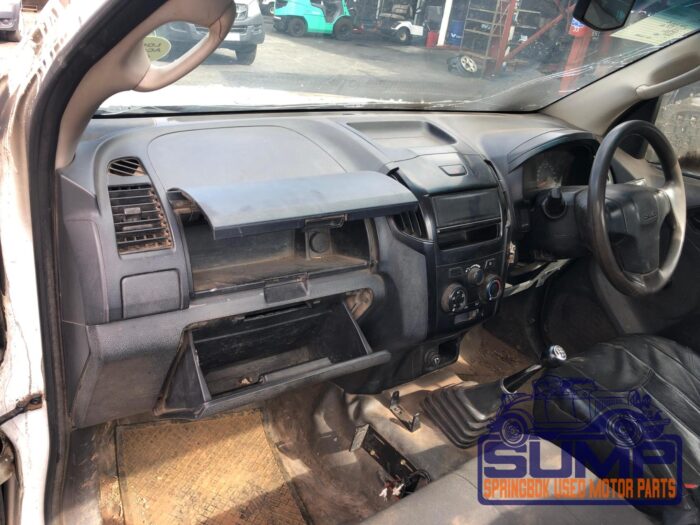 ISUZU , D - MAX 205 C FLEETSIDE S / C P / U , WHITE , 2020 ( 29778 ) - Image 9