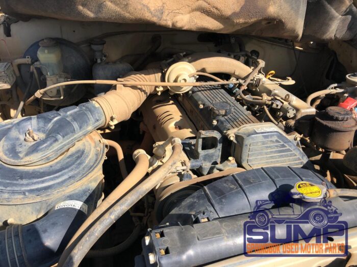 TOYOTA , LAND CRUISER 79 4 . 2 D 60 TH ED P / U S / C , BEIGE , 2011 ( 29779 ) - Image 10