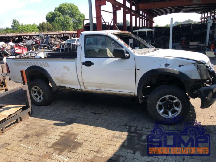 ISUZU , KB 240 i FLEET SIDE 4 X 4 P / U S / C , WHITE , 2009 ( 29773 ) - Image 3