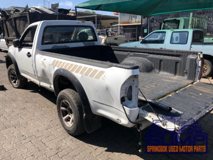 ISUZU , KB 240 i FLEET SIDE 4 X 4 P / U S / C , WHITE , 2009 ( 29773 ) - Image 6