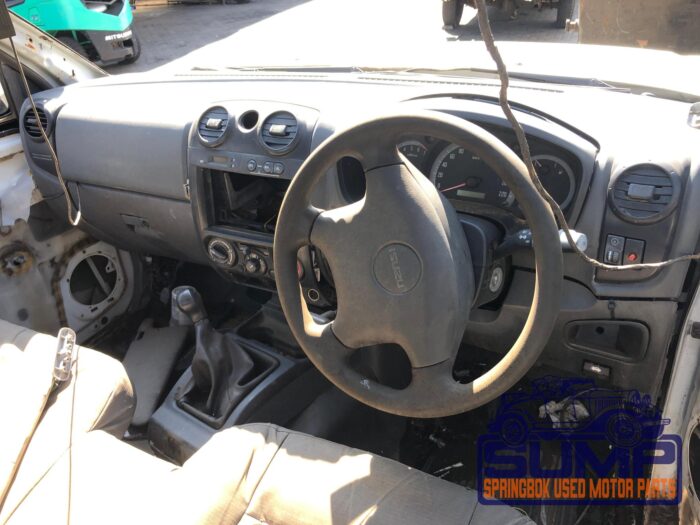 ISUZU , KB 240 i FLEET SIDE 4 X 4 P / U S / C , WHITE , 2009 ( 29773 ) - Image 9