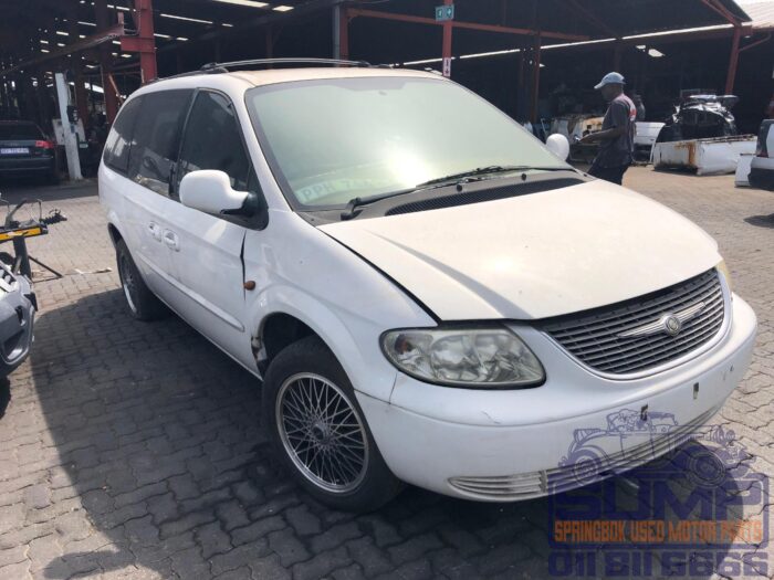 CHRYSLER , VOYAGER 3 . 3 V 6 A / T , WHITE , 2003 ( 30288 ) - Image 2