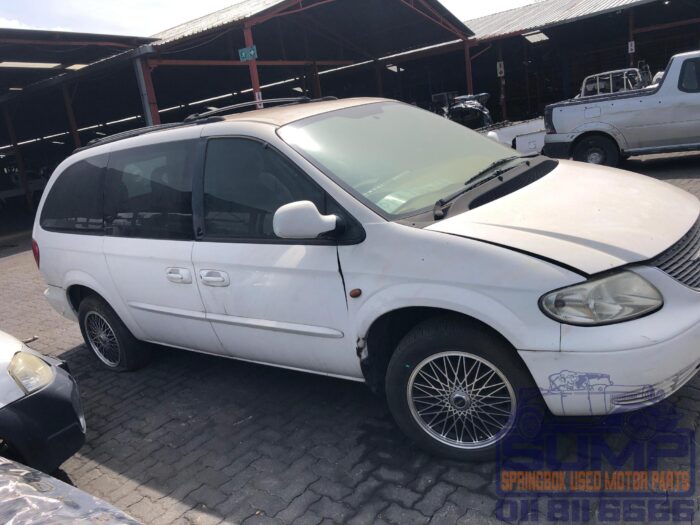 CHRYSLER , VOYAGER 3 . 3 V 6 A / T , WHITE , 2003 ( 30288 ) - Image 3