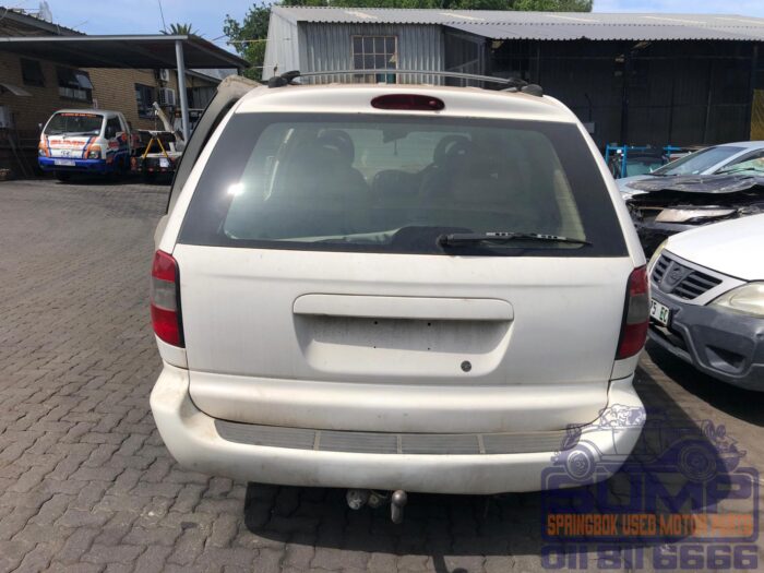 CHRYSLER , VOYAGER 3 . 3 V 6 A / T , WHITE , 2003 ( 30288 ) - Image 5