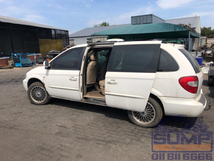 CHRYSLER , VOYAGER 3 . 3 V 6 A / T , WHITE , 2003 ( 30288 ) - Image 7