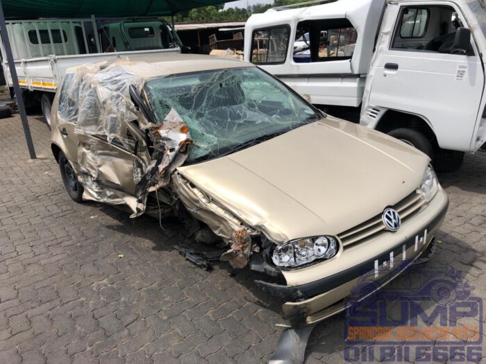 VOLKSWAGEN , GOLF 4 1 . 6 , GOLD , 2001 ( 30281 ) - Image 2
