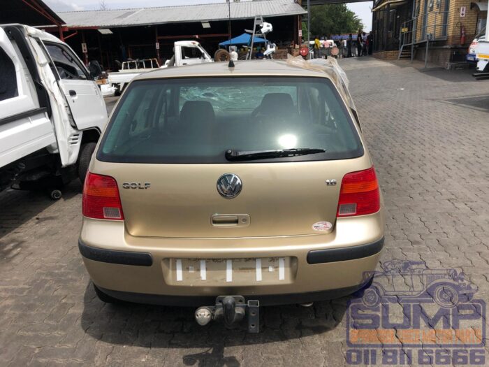 VOLKSWAGEN , GOLF 4 1 . 6 , GOLD , 2001 ( 30281 ) - Image 5