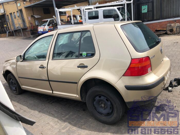 VOLKSWAGEN , GOLF 4 1 . 6 , GOLD , 2001 ( 30281 ) - Image 7
