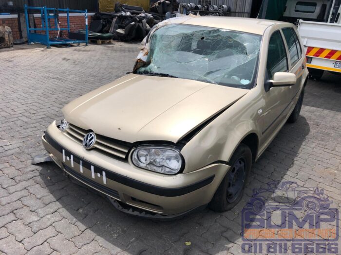 VOLKSWAGEN , GOLF 4 1 . 6 , GOLD , 2001 ( 30281 ) - Image 8