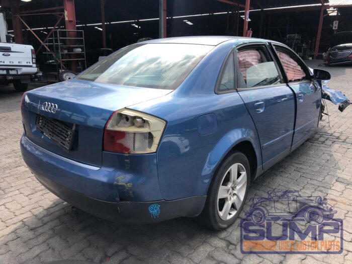AUDI , A 4 2 . 0 B 6 , b LUE , 2001 ( 29811 ) - Image 4
