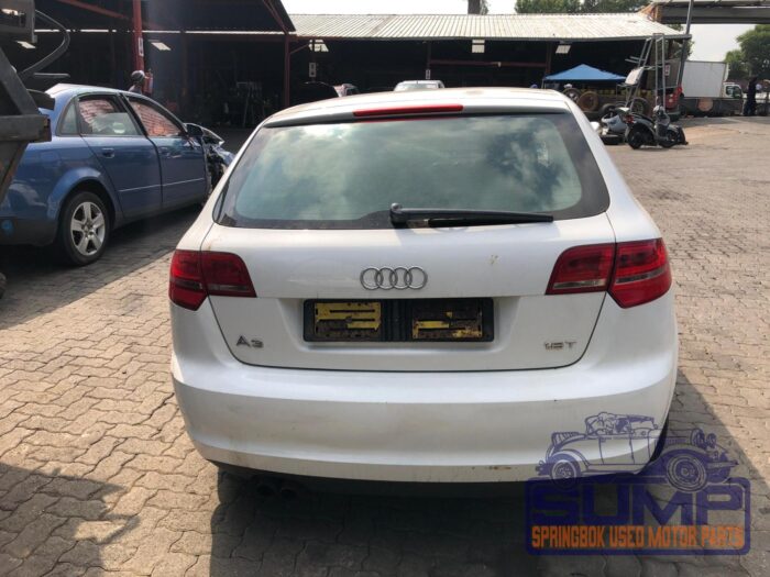 AUDI , A 3 SPORTBACK 1 . 8 TFSI AMB STRONIC , WHITE , 2010 ( 29814 ) - Image 5