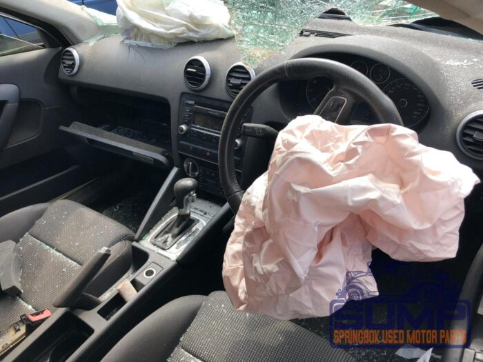 AUDI , A 3 SPORTBACK 1 . 8 TFSI AMB STRONIC , WHITE , 2010 ( 29814 ) - Image 9