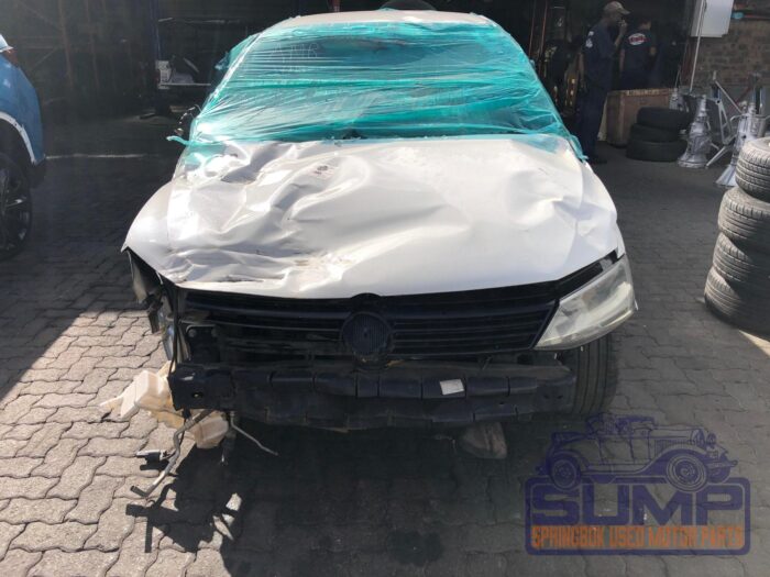 VOLKSWAGEN , JETTA VI 1 . 2 T Si TRENDLINE , WHITE , 2014 ( 29812 )