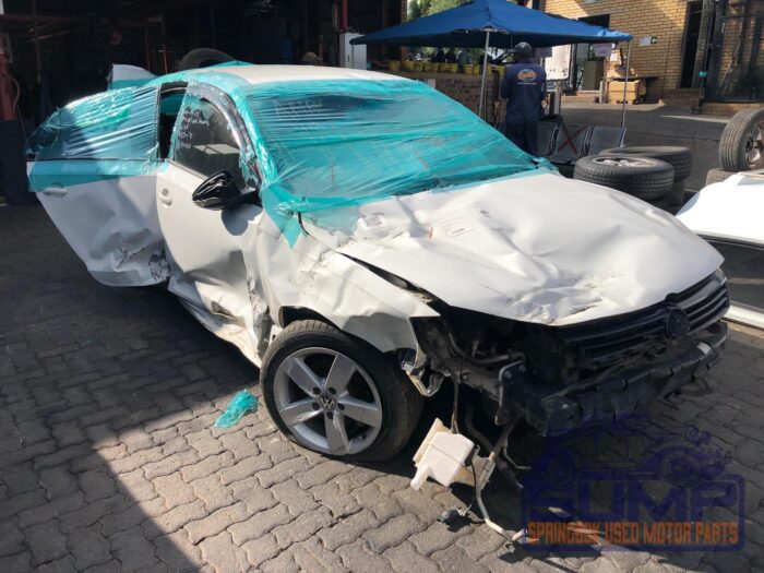 VOLKSWAGEN , JETTA VI 1 . 2 T Si TRENDLINE , WHITE , 2014 ( 29812 ) - Image 2
